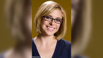 18326-Dylan Ryan,Penny Pax
