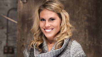 18317-Charisma Cappelli
