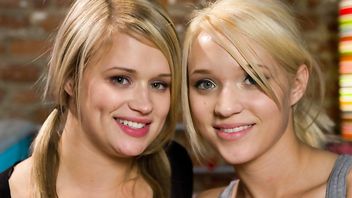 11833-Heather Starlett,Tegan Summer