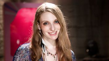 9451-Ela Darling,Sinn Sage