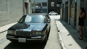 4412-Luscious Lopez,Mark Davis