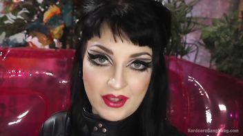 Kink Flamingos: Trailer park trash slut gangbanged by 5 horny dudes!